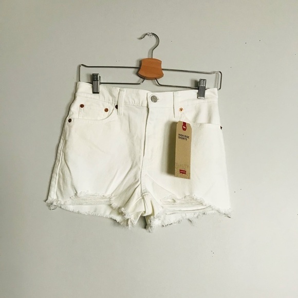Levi’s High Rise Shorts - Picture 2 of 9